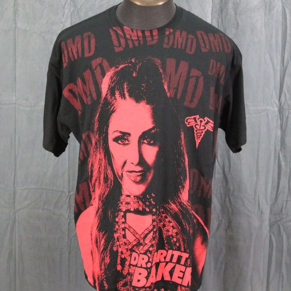 Pro Wrestling Shirt - AEW Britt Baker DMD Big Graphic - Men's Extra-Large